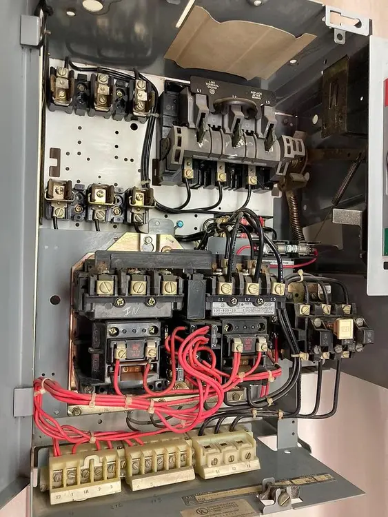 Used ALLEN BRADLEY 2106B-BAB-6P-24R Starters | Surplus Asset Holdings #1204918
