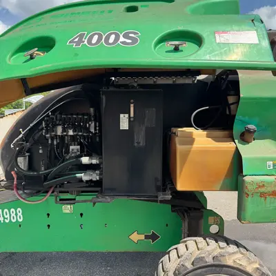 USED 2014 JLG 400S