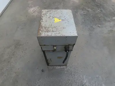 Showa MLA-03W Lubrication Pump 4.5Gal Tank Machine Oiler 300 cc/min 100V 1PH