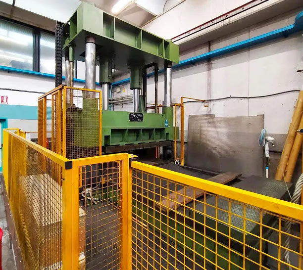 Used UTAS GR4 Molding Presses IT | Gamba Macchine Srl #1281163