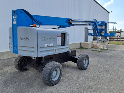 USED 2015 Genie S-45