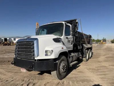USED 2020 Freightliner 114SD