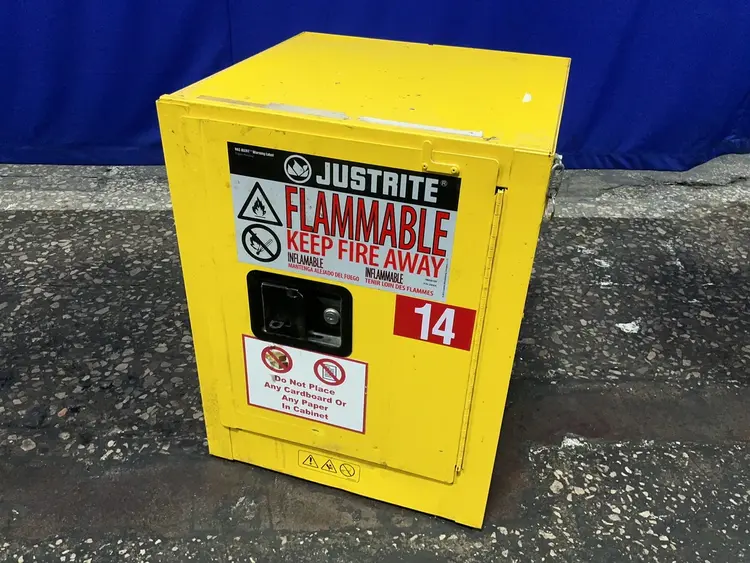 Used JUSTRITE 890420 Cabinets Ohio US | HGR 24 #1460133