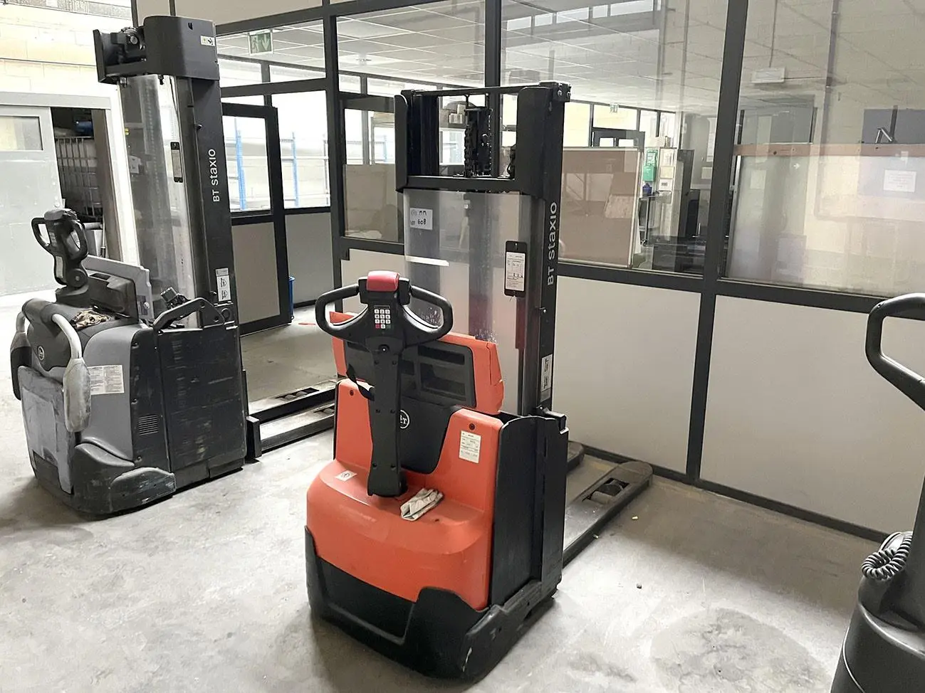 USED TOYOTA 1000 KG