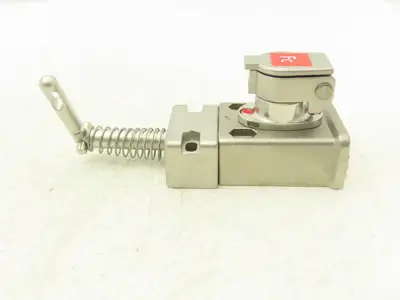 Allen Bradley 440T-MSALE10FC Guardmaster Trapped Key Interlock Switch With Key