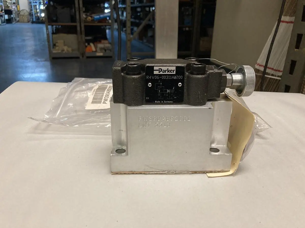 New | in-Stock PARKER R4V06-00311A1200 Pump & Valve Parts | Surplus Asset Holdings #1218616