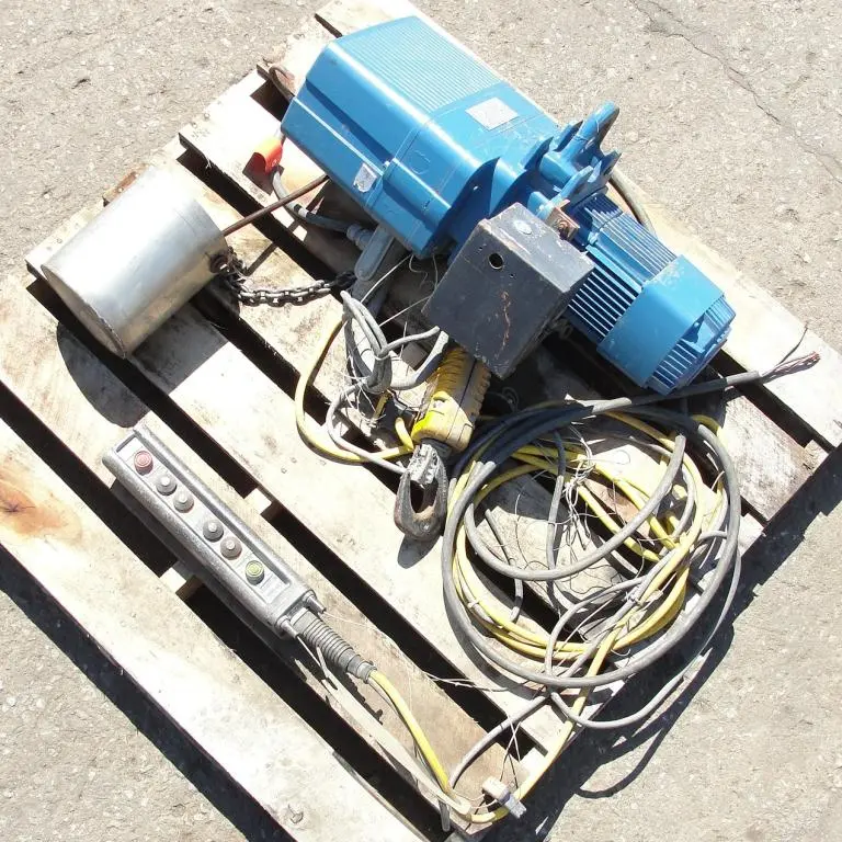 SPC6170  Material Handling Equipment chain hoist, 2000 lbs. Demag 13' long chain