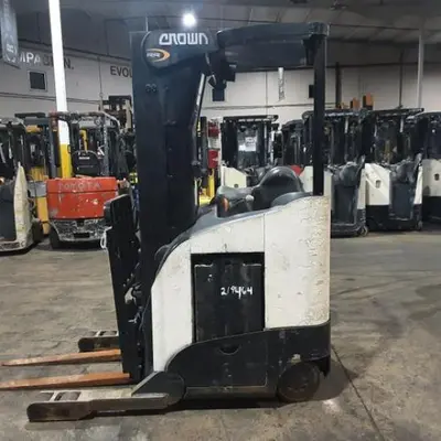 USED 2016 CROWN RR5725-45