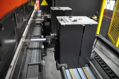 USED AMADA PROMECAM HFBO 220 TON X 3100 MM CNC