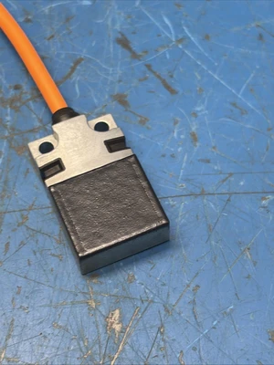 New | in-Stock Balluff BES R01ZC-PSC50B-BZ00,2-GS04-W05 Sensors Indiana US | J&J Industrial Supply #1352421