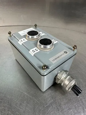Allen-Bradley 800T-2TZ Push Button Enclosure 2 Hole NEMA 4, 13 (5D-13
