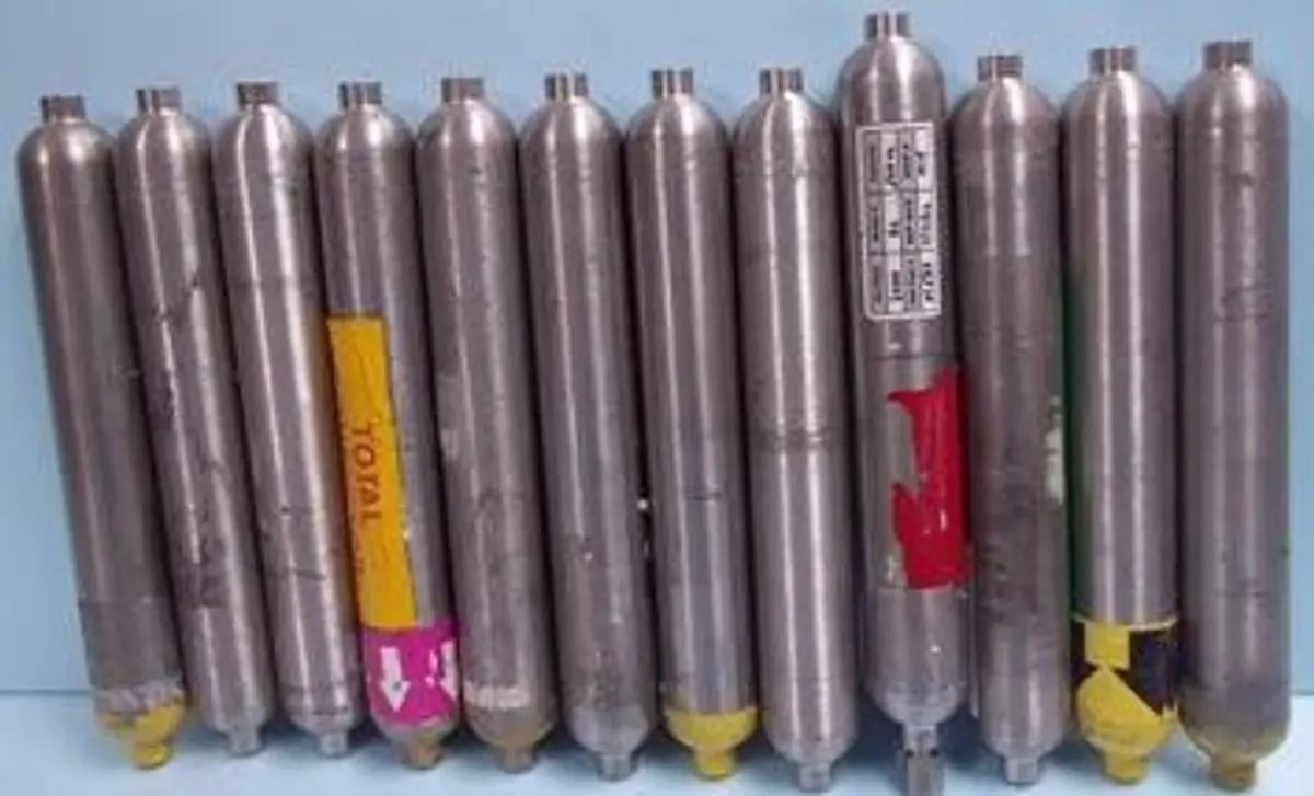 QTY. 12. SWAGELOK 500 ML SAMPLE CYLINDER D.O.T-3E1...