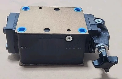 NEW Vickers 684725