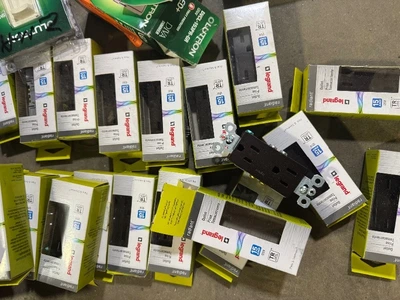 Lot of Outlets and dimmers customer returns see pictures