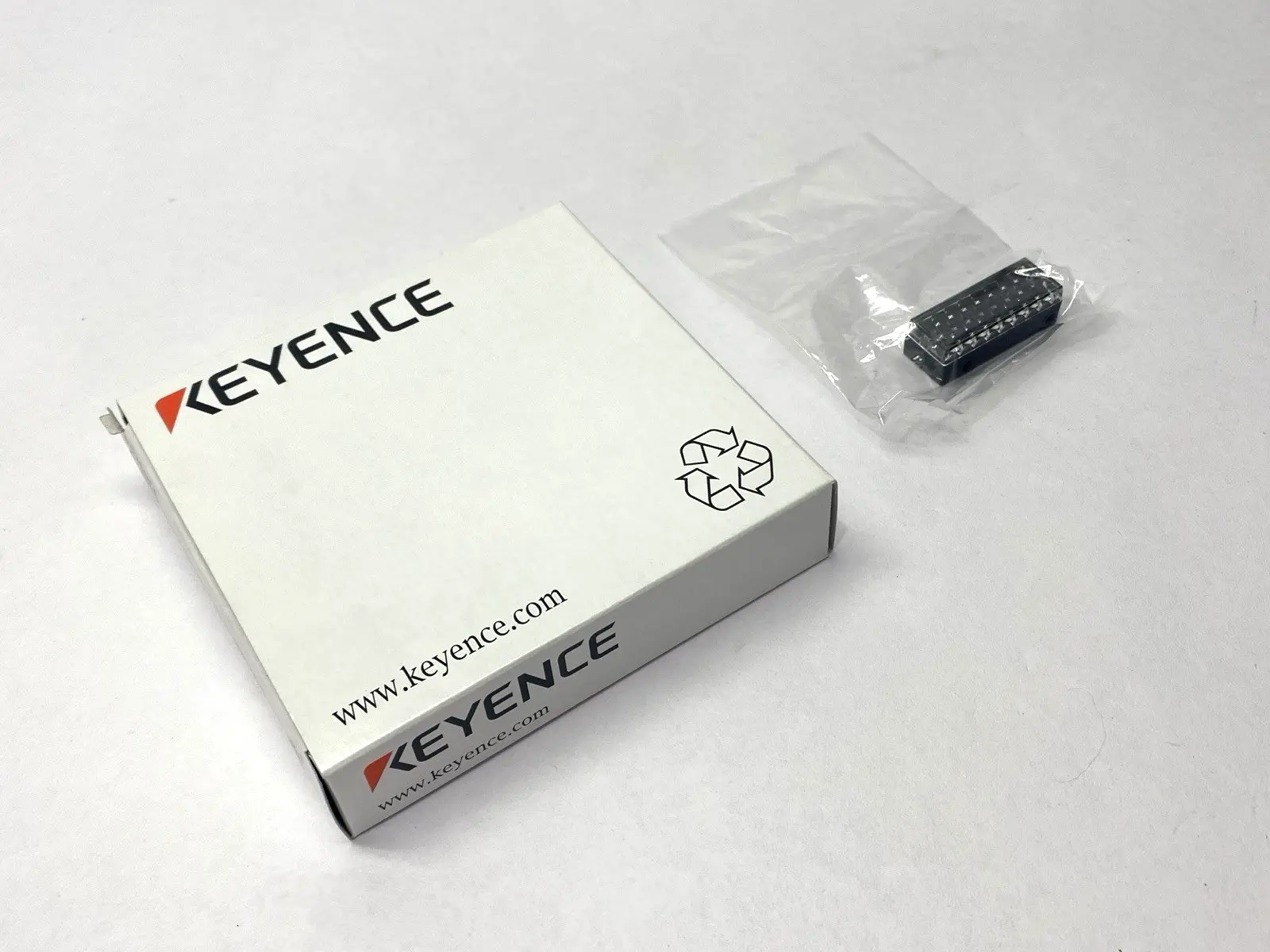 USED KEYENCE R-5