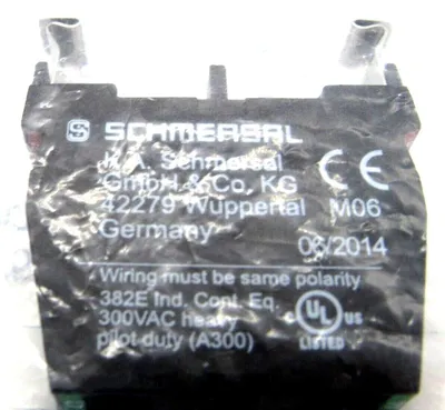 NEW LOT OF 2 SCHMERSAL EF103.2 CONTACT / TERMINAL BLOCK EF1032