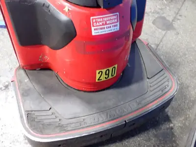 USED THE RAYMOND CORPORATION 8410
