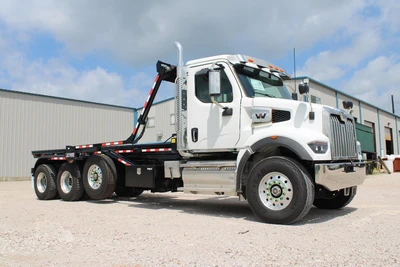 New | in-Stock 2027 WESTERN STAR 47X Hooklifts & Roll-Offs Texas US | Roll Off Truck World #1492010