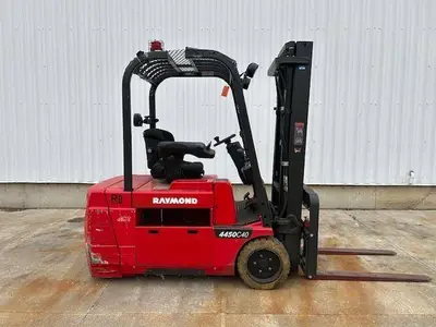 Used RAYMOND 445C40TT 3-Wheel Sit down Electric Counterbalance Forklifts Illinois US | Somerset Equipment Sales #1546169