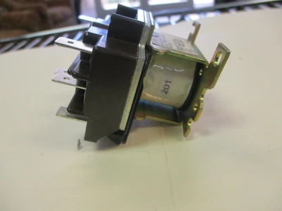 NEW Steveco Switching Relay 90-341