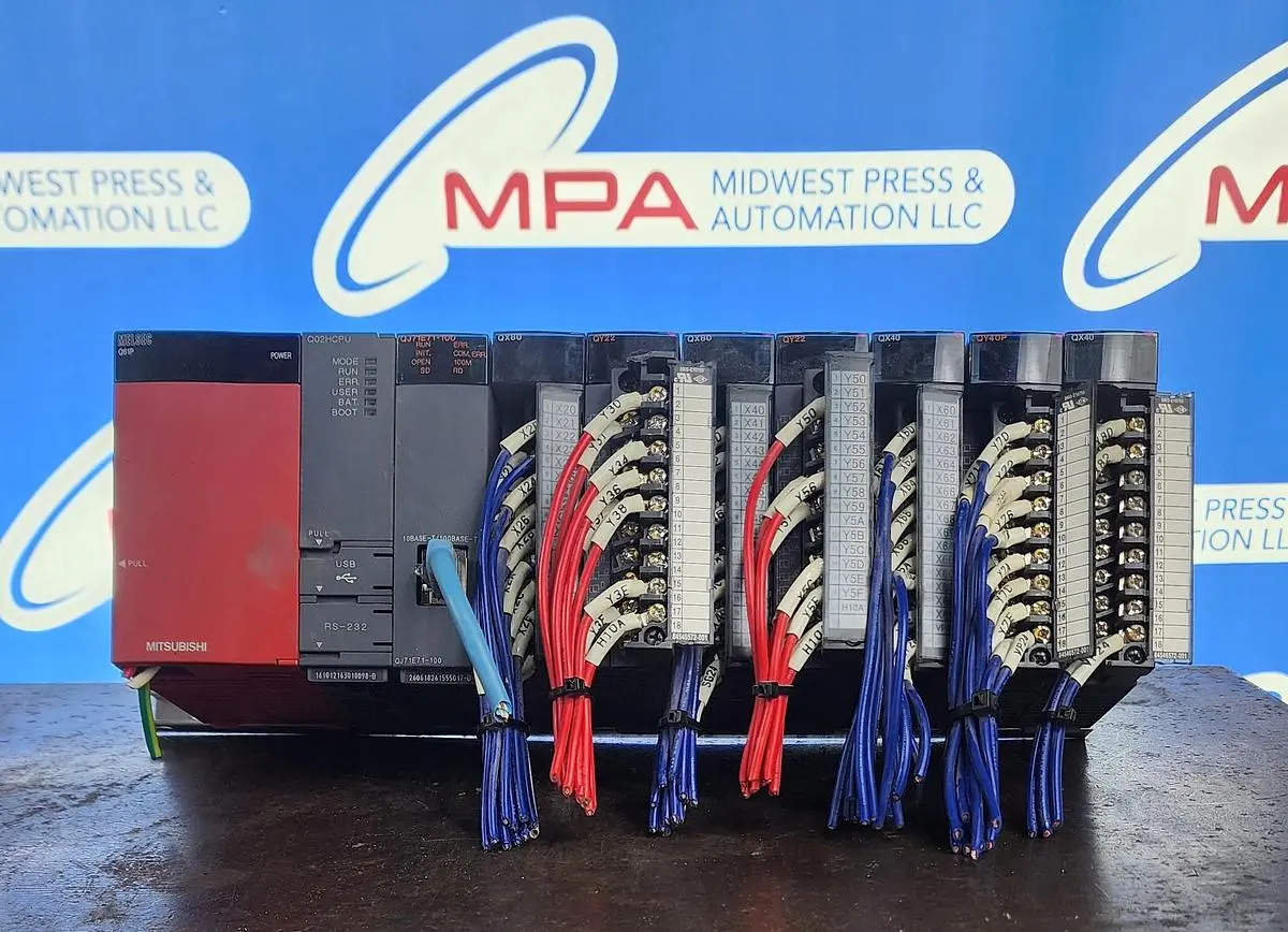 Mitsubishi Q38B / Q61P / Q02HCPU / QJ71E71-100 / QY22 / QX80 / QY22 / QX40 / QY40P 8 Slot PLC