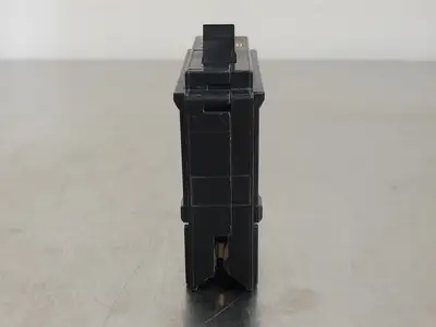 USED SQUARE D HOM115