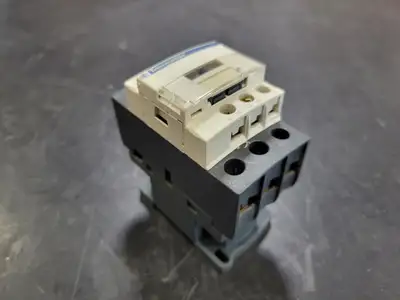 USED TELEMECANIQUE LC1D25F7