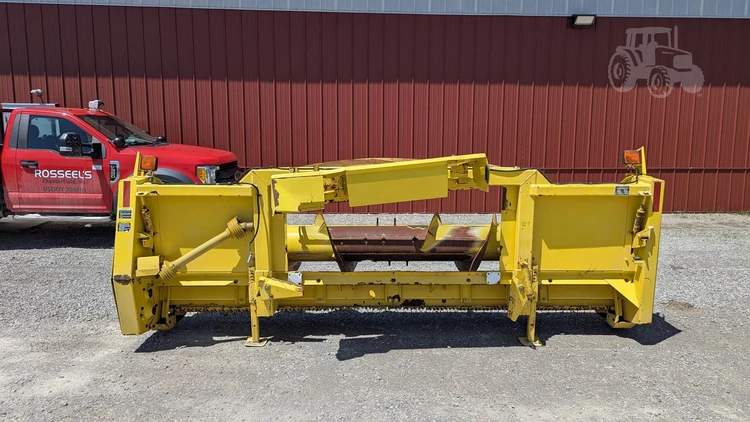 Used JOHN DEERE 640A Windrowers/Swathers | Rosseel's Equipment Inc #720600