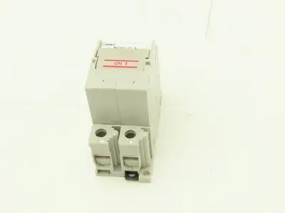 IDEC NC1V-2100 5 Amp Circuit Protector 2 Pole A Curve 250VAC/125VDC Lot of 9