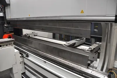 USED LVD PPEB TURBO EFL 220 TON X 3100 MM CNC