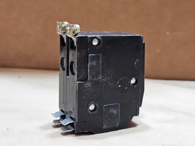 Used SQUARE D QOB250 Switchgears British Columbia CA | Lenmark #1438474
