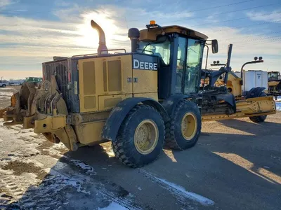 2013 John Deere 772GP