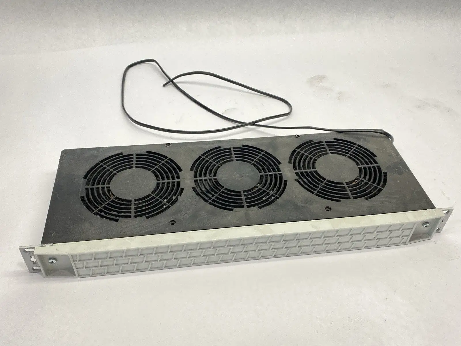 Used Knurr 3-Fan Cooling Module 230VAC 1U 19" Electronic Component Fans Michigan US | Maverick Industrial Sales #1389658