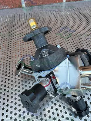 USED 4 ITT PURE FLO STAINLESS STEEL DIAPHRAGM VALVE W/ 1/2" - 1" SANITARY FITTINGS