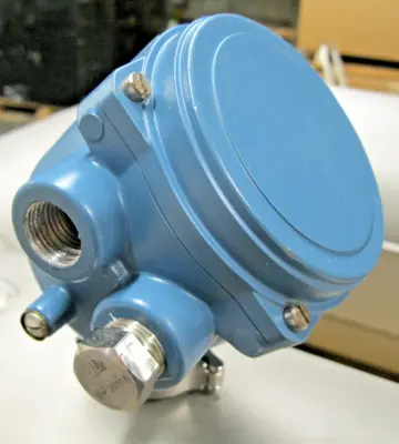 Used Micro Motion CMFHC3 M811N2BASZZZ Sensors New Hampshire US | Bitter End Trading #1452809