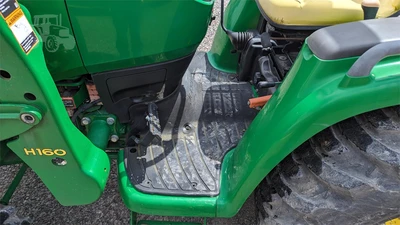 USED 2015 JOHN DEERE 3033R