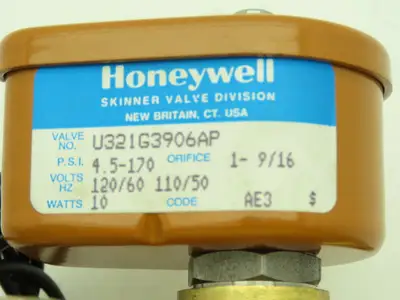 Honeywell Skinner U321G3906 Lucifer Brass Solenoid Valve 1-1/2" 170 PSI 120VAC