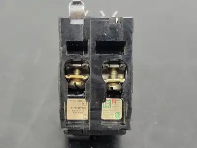 USED SQUARE D QO220