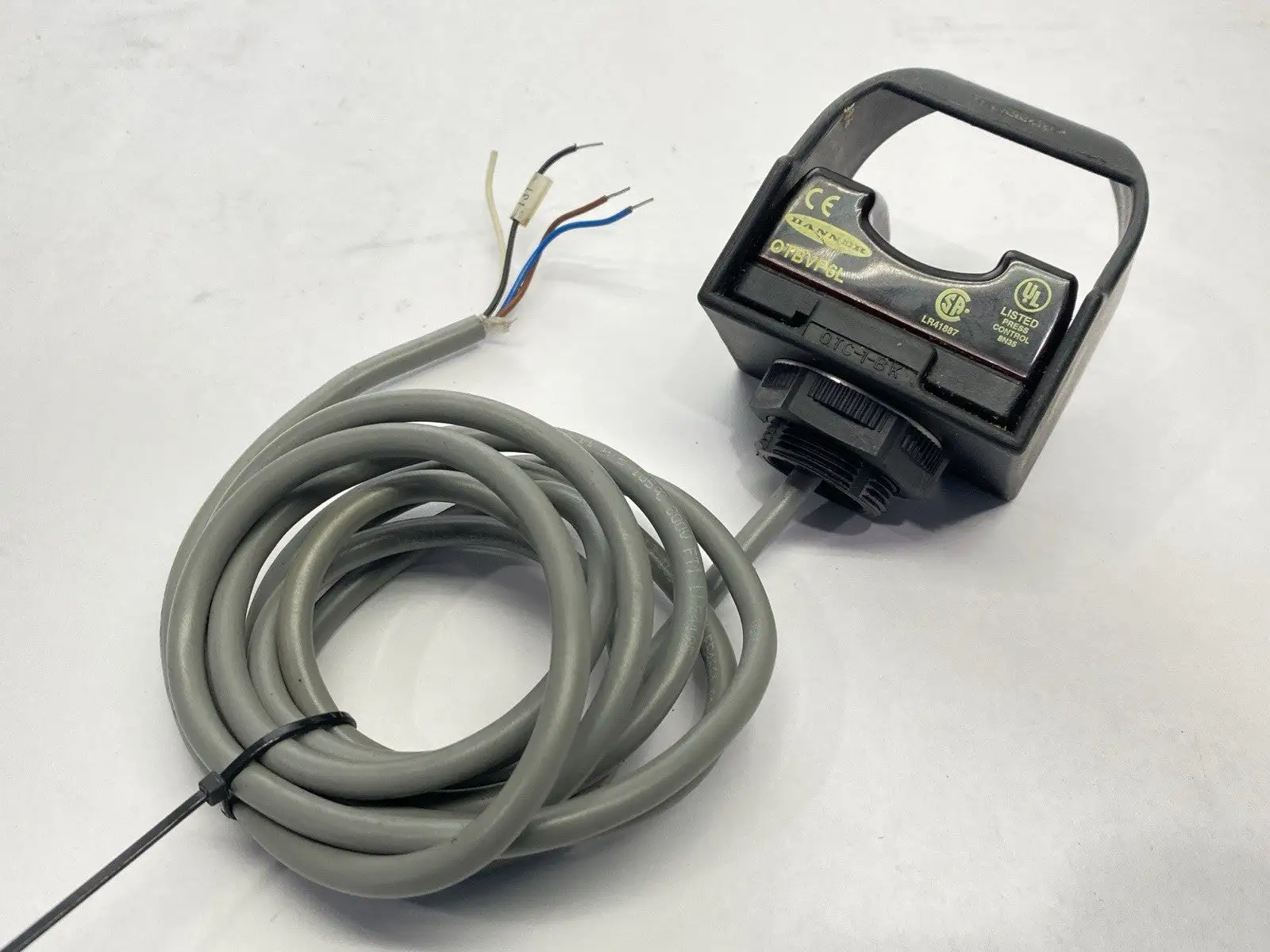 Used Banner Momentary Action Touch Button 34110 Relays & Switches Michigan US | Maverick Industrial Sales #1402129