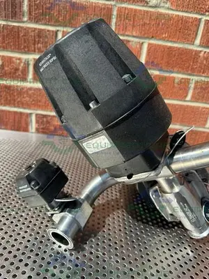 USED 4 ITT PURE-FLO STAINLESS STEEL DIAPHRAGM VALVES W/ 1.5" TO 1/2" SANITARY FITTING
