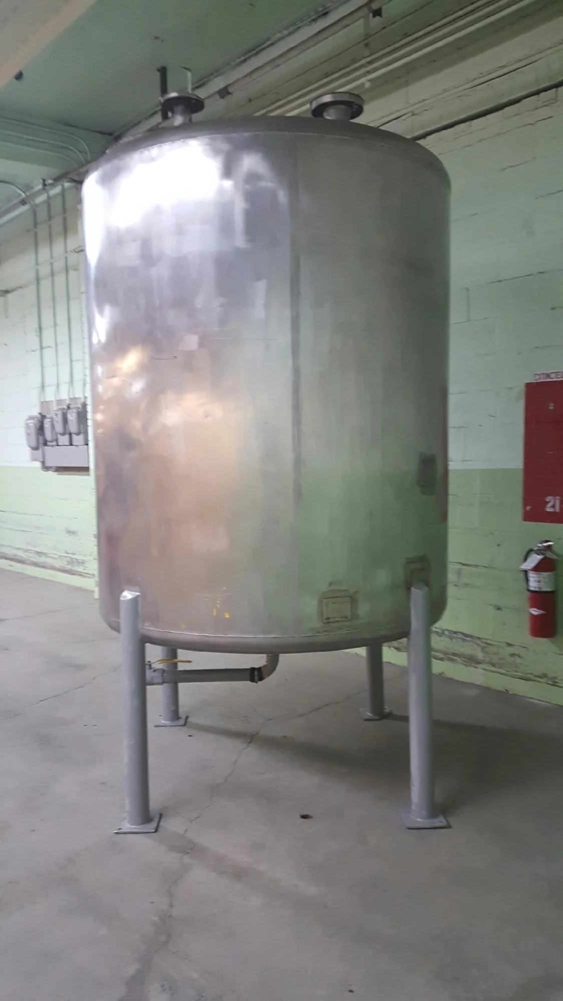 TANK Stainles steel 500gall with valve 2'' # 2453