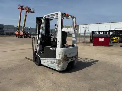 Used 2017 UNICARRIERS TX35N 3-Wheel Sit down Electric Counterbalance Forklifts Illinois US | Somerset Equipment Sales #1546146