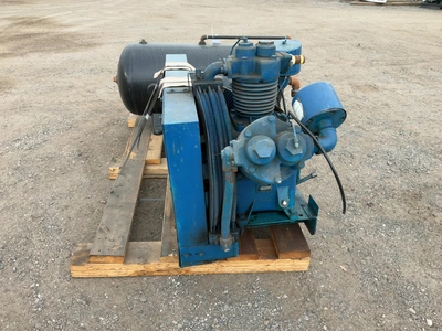 Used LEROI AIR COMPRESSOR 25 HP 880A HEAVY DUTY TWO STAGE RECIPROCATING 87.5 CFM AT 175 PSI Lubricated Reciprocating Air Compressors Michigan US | Miedema Asset Management Group #1761057