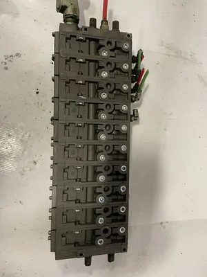 Numatics 081SA400K000030 FlexiBlok Pneumatic Valve Manifold w/ 4 Solenoid Valves