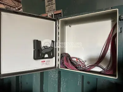 USED 1999 HARRIS HRB-617-VXP HORIZONTAL