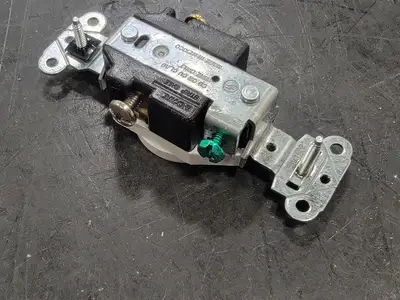 New | in-Stock PASS & SEYMOUR 5251-W Switchgears British Columbia CA | Lenmark #244588