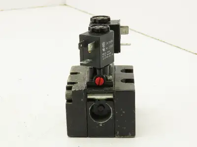 ARO A722SD-120-A-M Alpha Pneumatic Dual Solenoid Stacking Valve 3-Pos 120V 3/8"