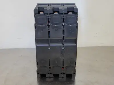 Used SCHNEIDER ELECTRIC NSX100-160-250-F/N/H/NA Switchgears British Columbia CA | Lenmark #241737