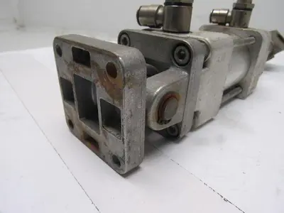 Used MECMAN _UNKNOWN_ Pneumatic Cylinders | Arrow Industrial #632712