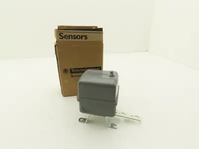 Telemecanique 9036GG2H Float Switch w/ Arm 5 HP 115-575 VAC 1 Or 3 Ph Series C